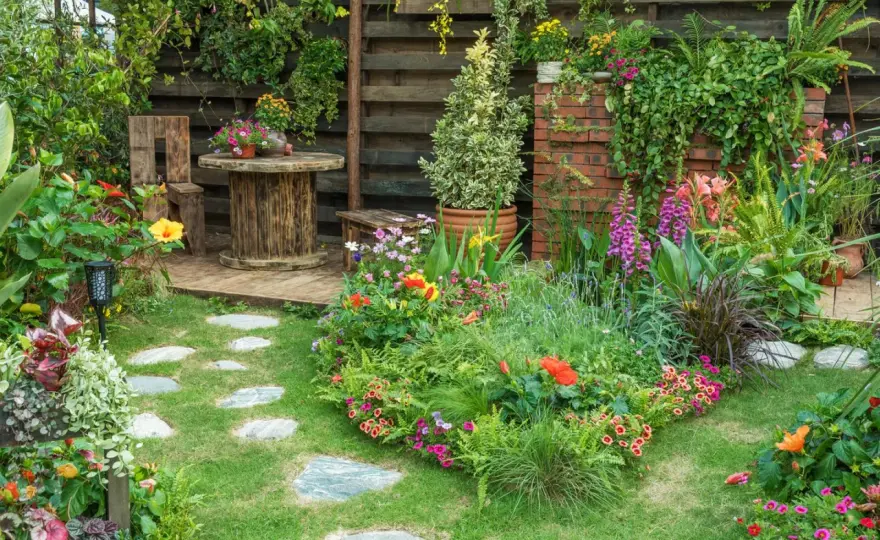Naturnaher Garten - Mehr Leben, weniger Arbeit. So geht's!